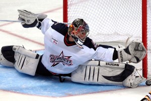 乐鱼app-巴特勒伤退！库里284，勇士大胜太阳！穆迪爆发，布克384创纪录，库里vs特雷杨