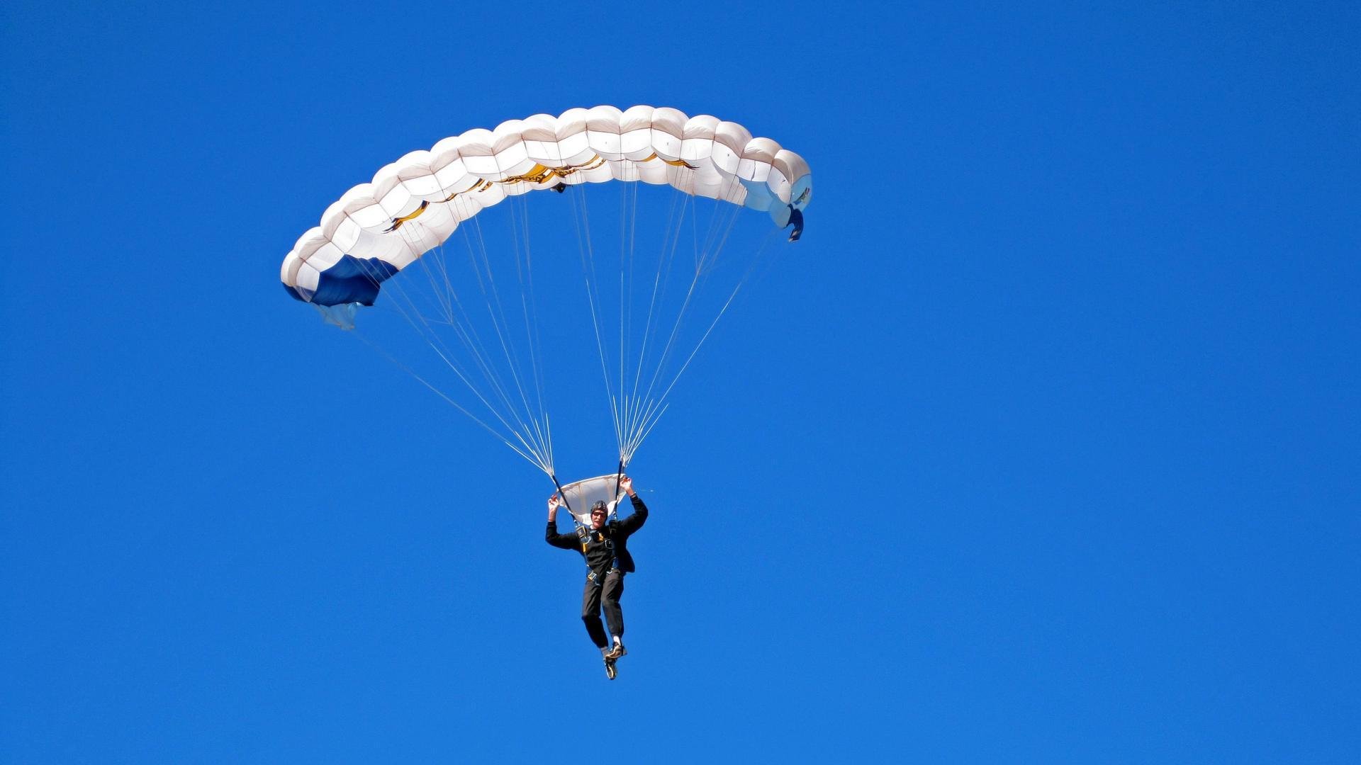 尤文踢得稳稳当当，不花哨但够致命，尤文对手